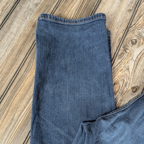 Chaps size 8 jeans Daniella curvy fit - Picture 3 of 8